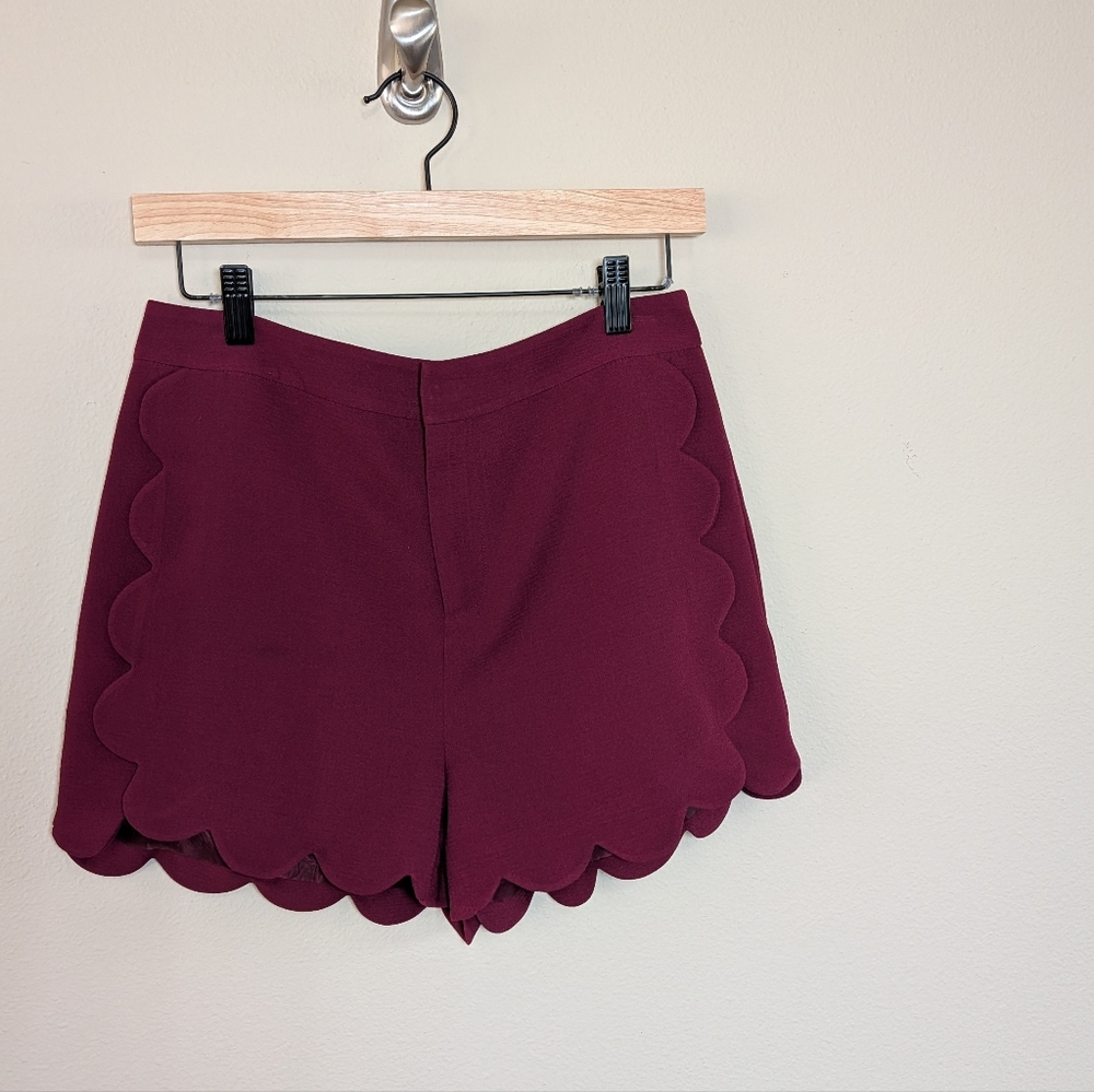 Topshop Scalloped‎ Hem Shorts Burgundy High Rise Dressy Size US 6